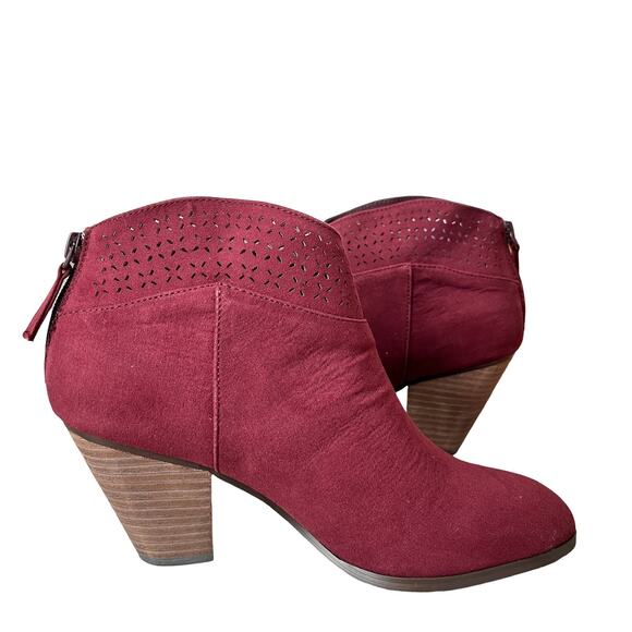Violet & Red Jackson Lazer Cut Topline Ankle Boots Size 7.5 Burgundy Red NEW - Picture 3 of 11